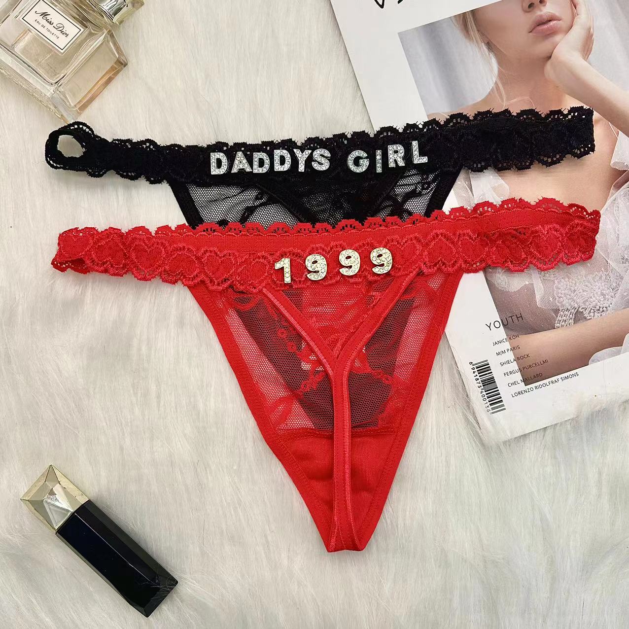 Body Jewelry Names - Tanga-Höschen mit individuellem Namen und glänzenden