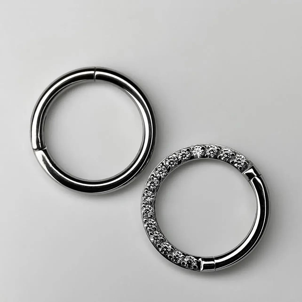 G23 Titan Nasenring 14G 16G 18 – Septum Clicker Ring Bewertung und Preis